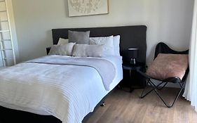 Clarendon Country Cottage Private Retreat